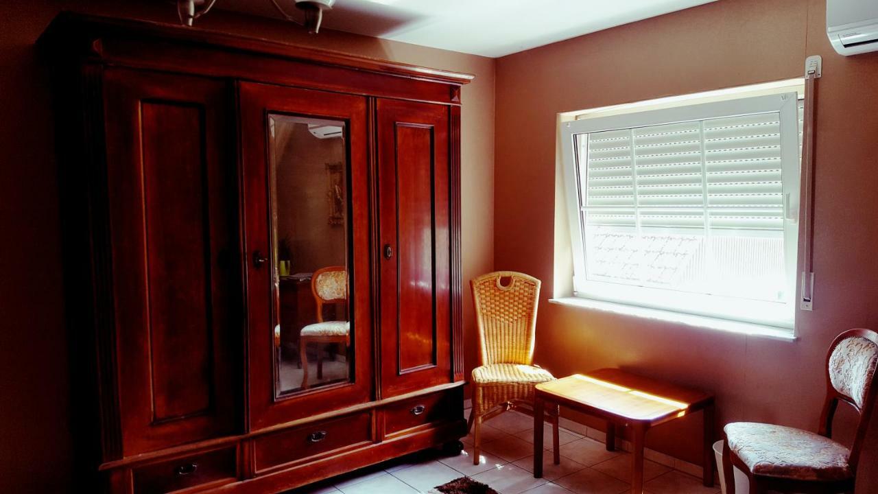 White House 'Privatzimmer' マンハイム エクステリア 写真